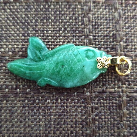 Beautiful Vintage Hand Carved Double Sides Genuine Green Jade Koi Fish Pendant - Picture 12 of 13